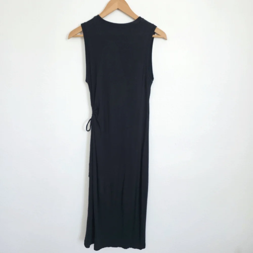 Abercrombie & Fitch Midi Black Sleeveless Keyhole Cutout Knit Dress Size Medium - Picture 3 of 5